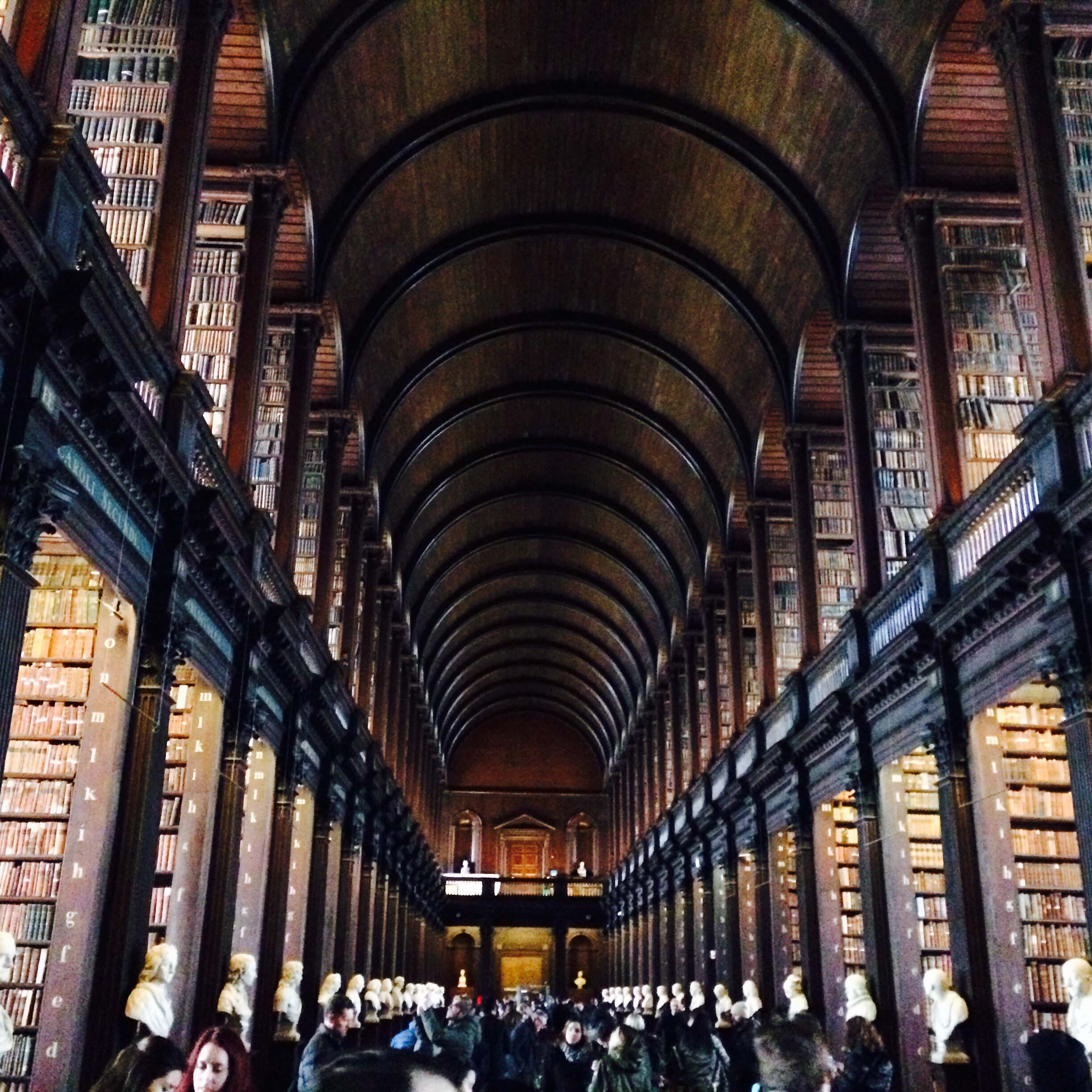 milyのアイルランド紹介3：トリニティカレッジ図書館